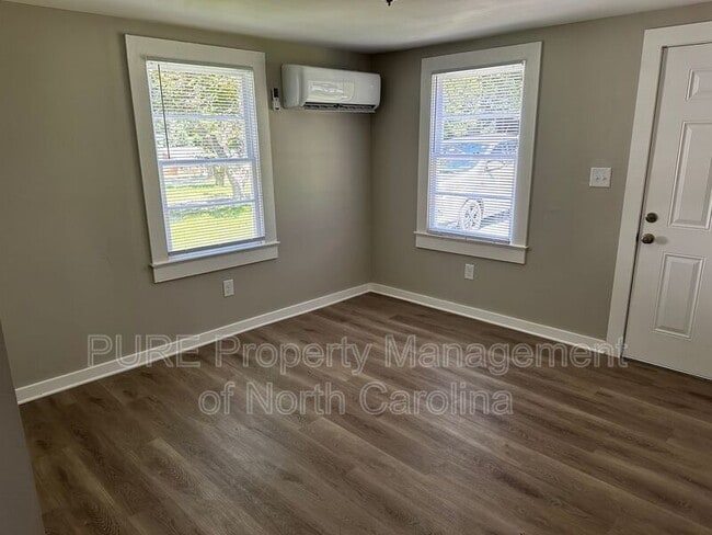 Building Photo - 204 Bookington Dr