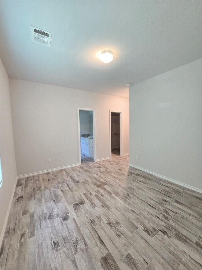 Building Photo - 4410 Larkspur St
