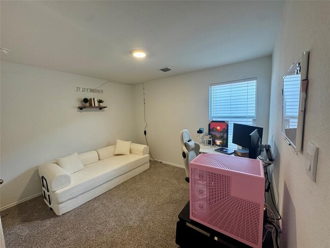 Building Photo - 120 Gerasa Dr