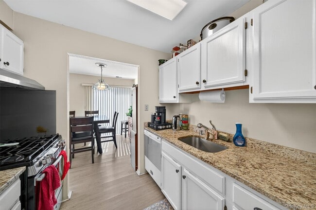 Building Photo - 2117 Whispering Hills Dr