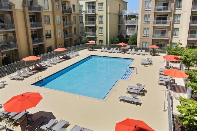 Building Photo - 711 Cosmopolitan Dr NE