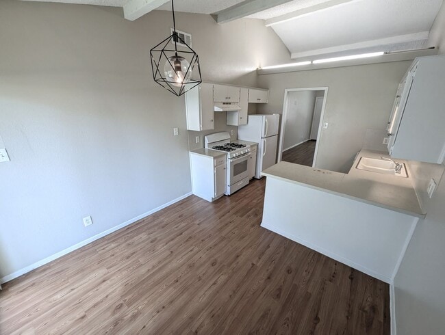 Building Photo - Amazing four-plex unit ready for immediate...
