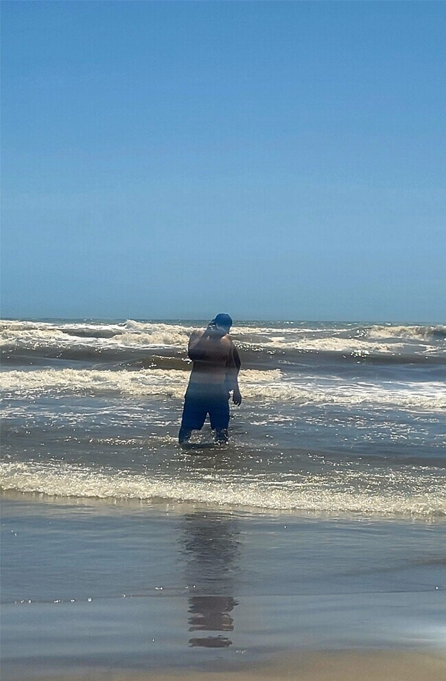 Building Photo - 9420 Seawall Blvd