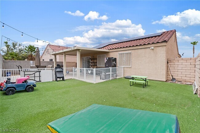 Building Photo - 749 Salt Flats Cir