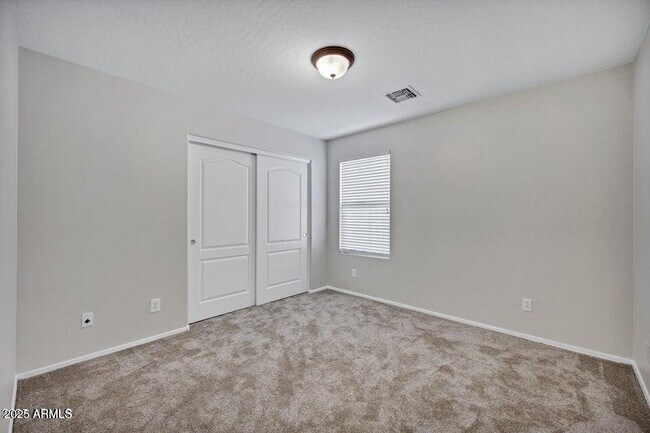 Building Photo - 2943 E Mead Dr