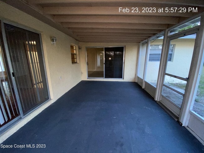 Building Photo - 304 Darrow Ave