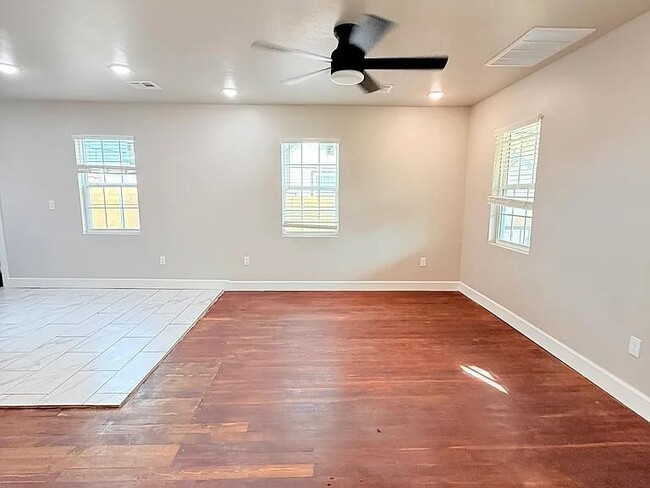 Building Photo - 5909 NW 40th St