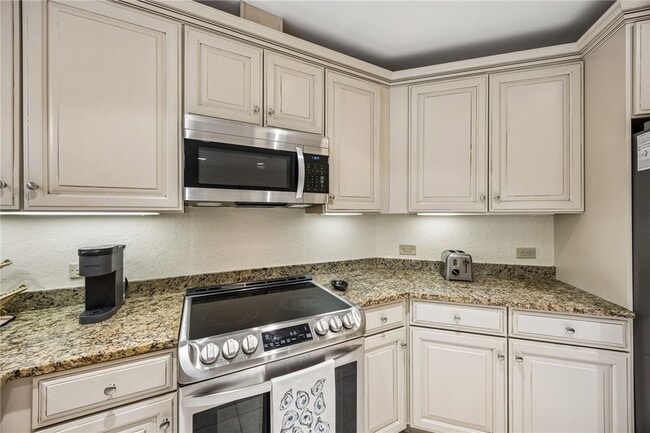 Building Photo - 150 Salt Air Dr