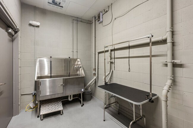 Building Photo - Jamaica Plain spacious studio w/ central a...
