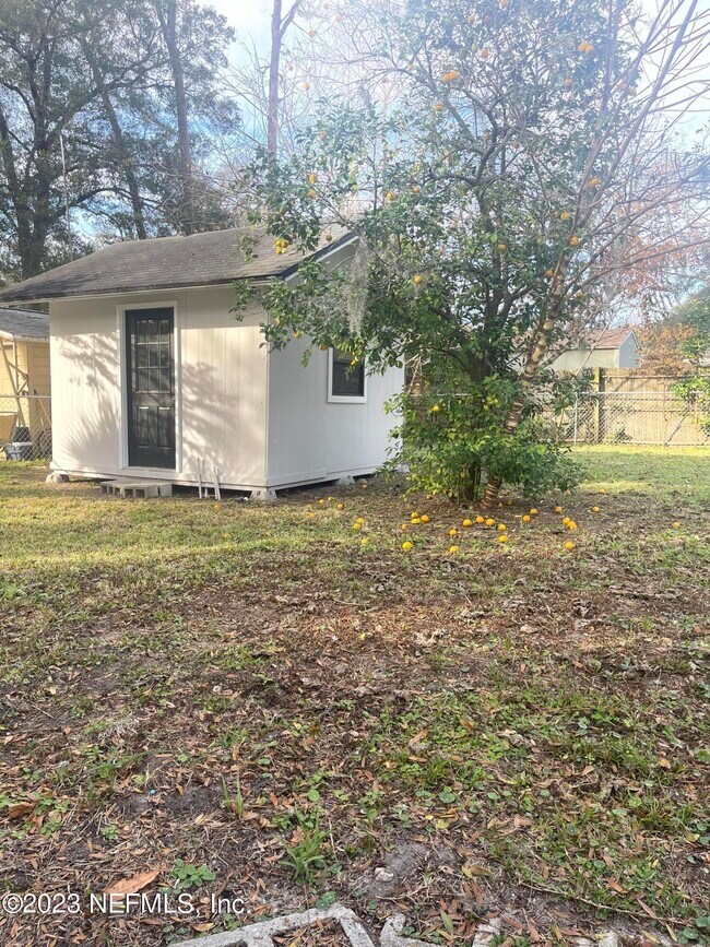 Building Photo - 5467 Windermere Dr