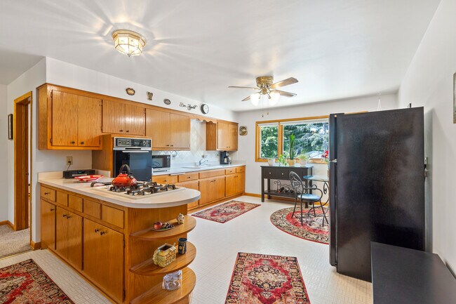 Kitchen - 1505 S 124th St