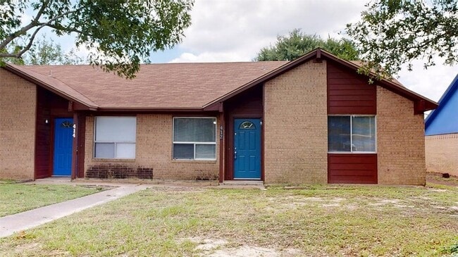 Primary Photo - 414 University Oaks Blvd
