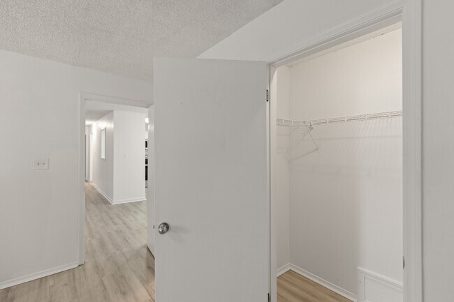 Building Photo - 334 Calhoun Ave