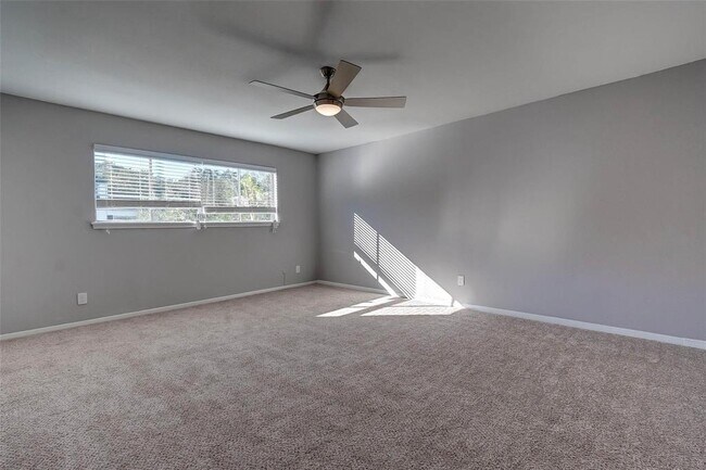 Building Photo - 13168 Trail Hollow Dr