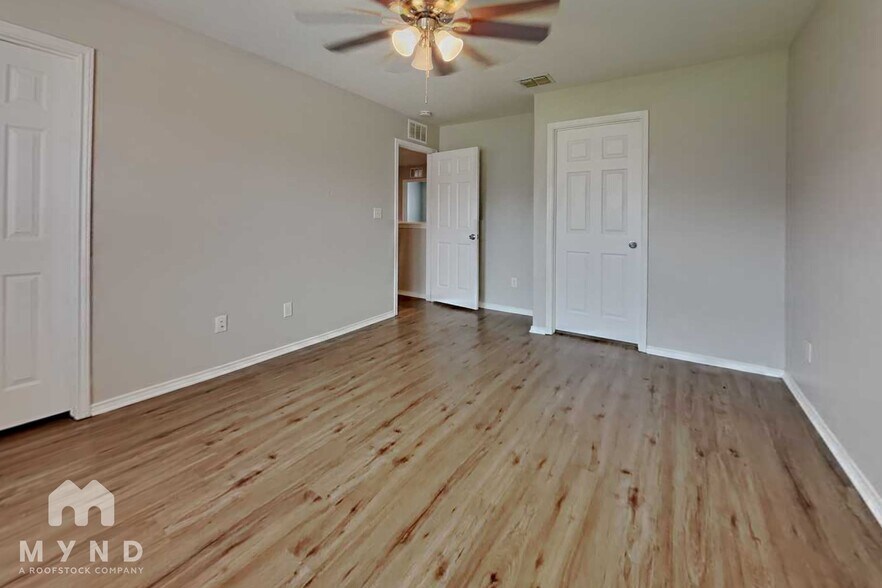 Building Photo - 10327 Dunlap