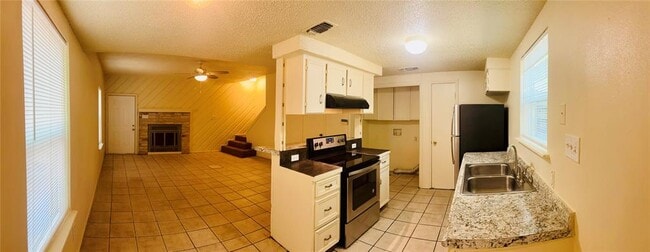 Building Photo - 1206 Tartan Ln