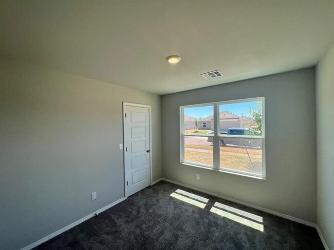 Building Photo - 10009 SW 41st St