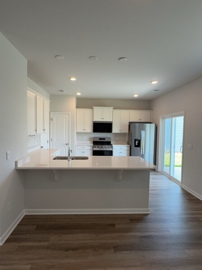 Building Photo - 306 Salvia St