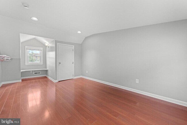 Building Photo - 3 Buttonwood Ave