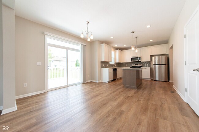 Building Photo - 7042 Pinnacle Dr