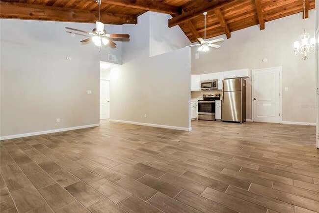 Building Photo - 2760 Hillsdale Ave