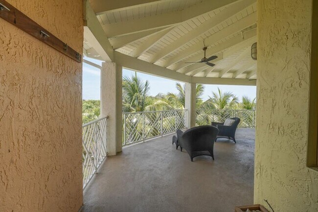 Building Photo - 309 E Ocean Ave