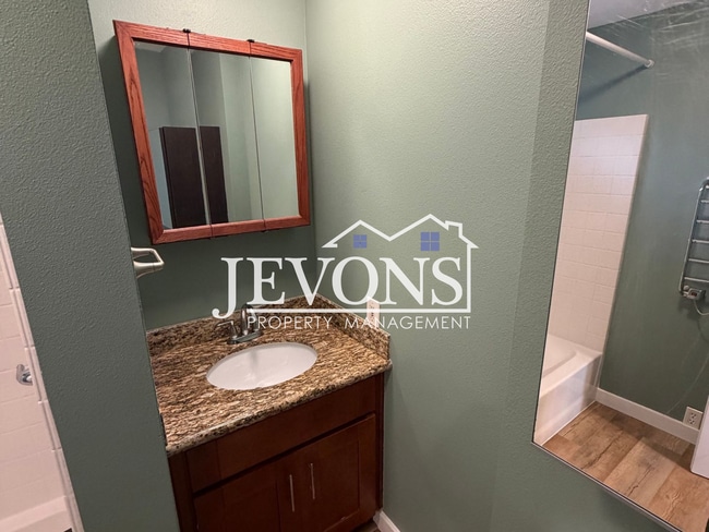 Building Photo - Spacious Single-Family Home on Elevated Corner Lot Near Seattle & Burien