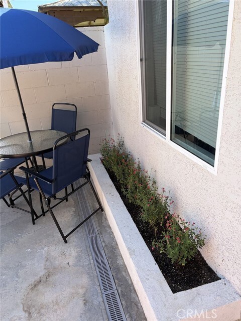 Building Photo - 12621 Izetta Ave