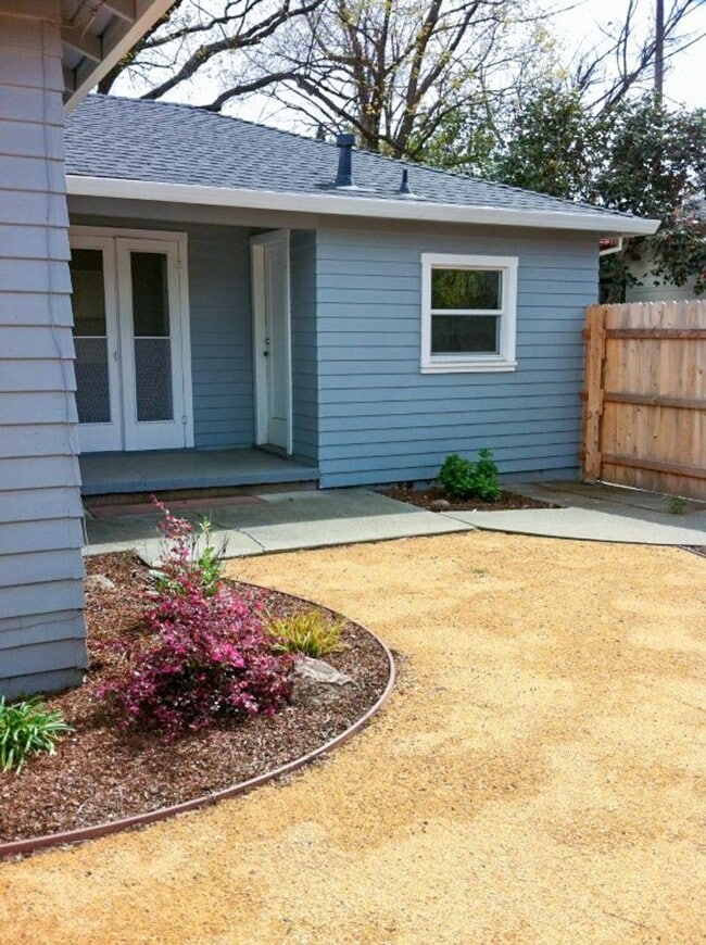 Building Photo - West4th344