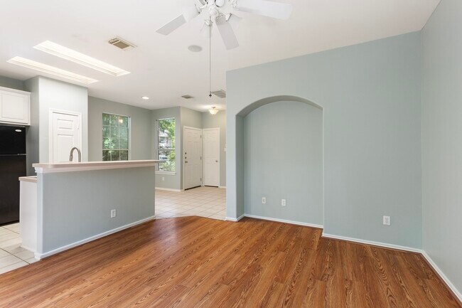 Building Photo - 229 Summerhaze Cir