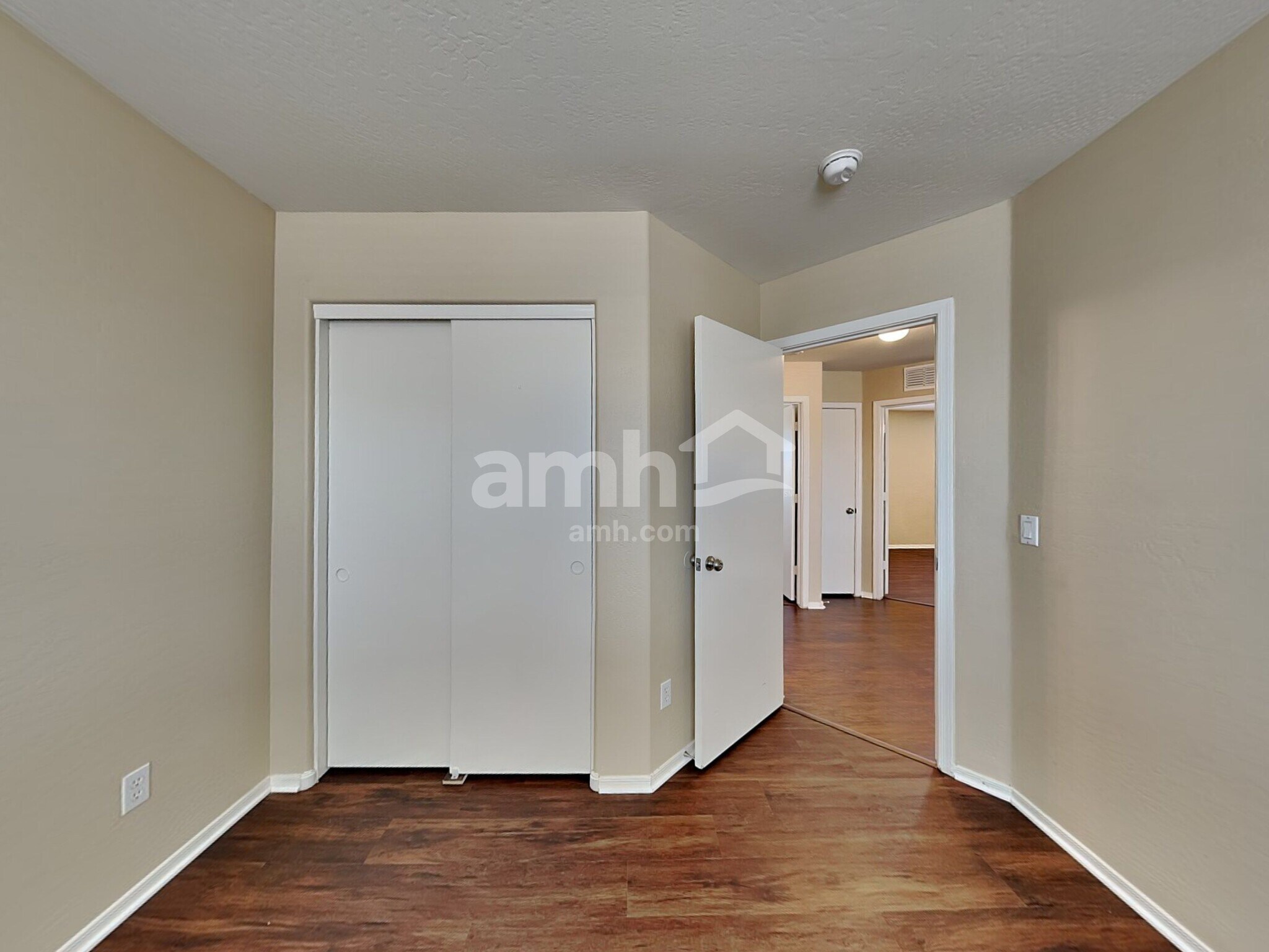 Building Photo - 12334 W Columbine Dr