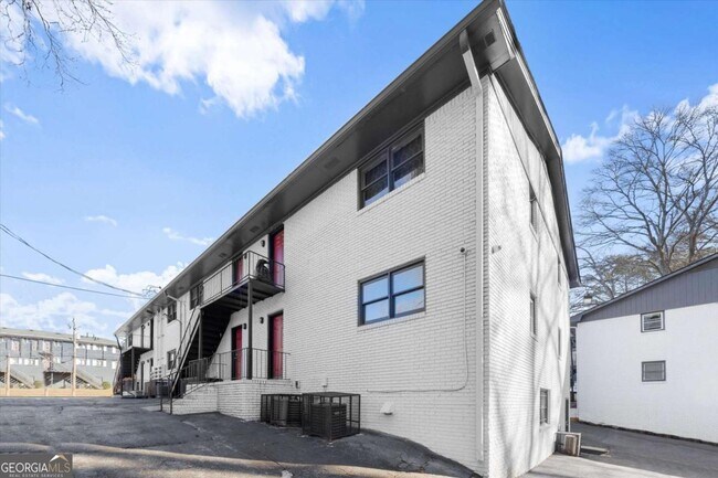 Building Photo - 2166 Park Terrace