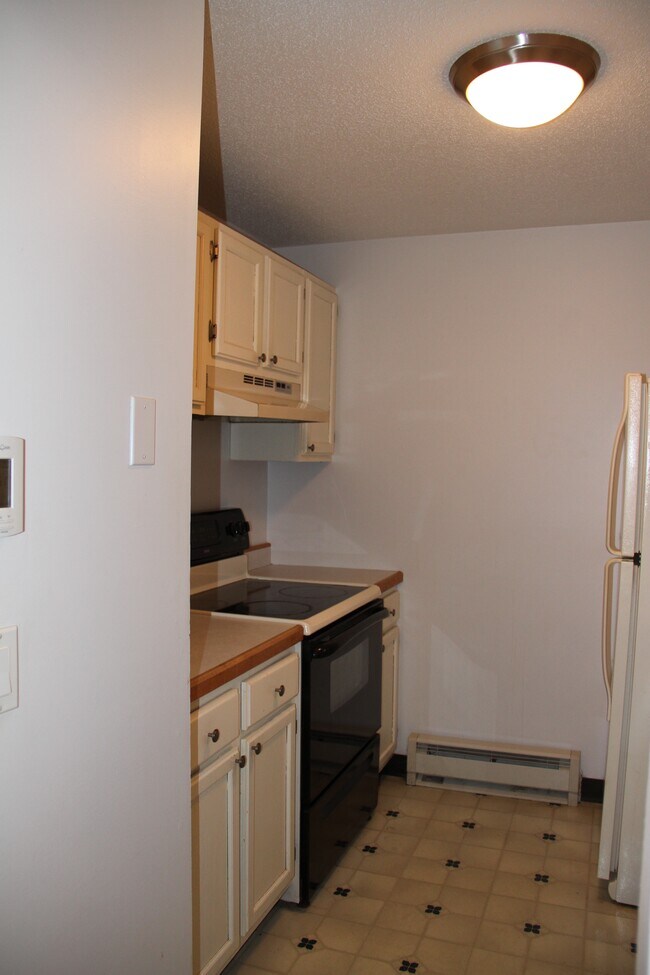 Kitchen 1 - 710 Main St