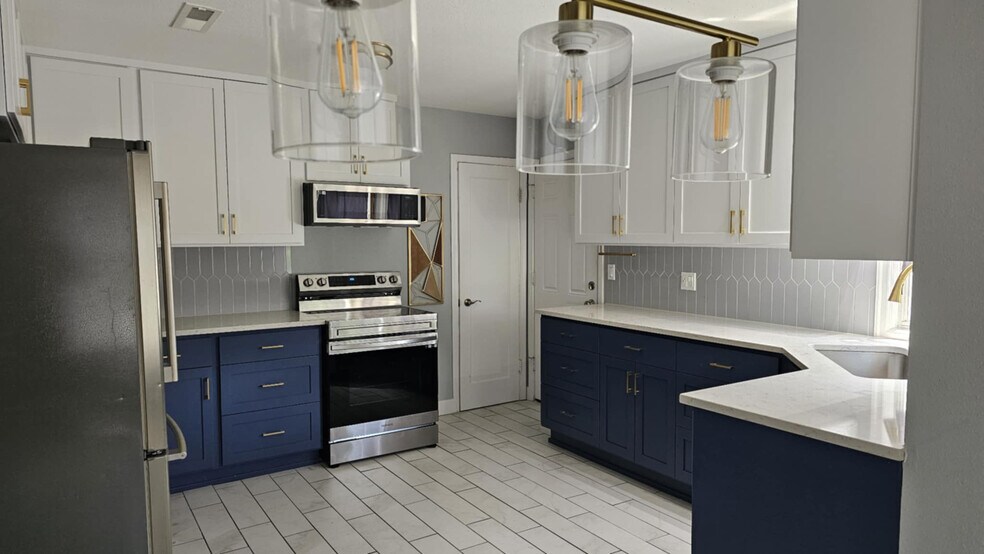 Building Photo - 2726 SE 165th Ave