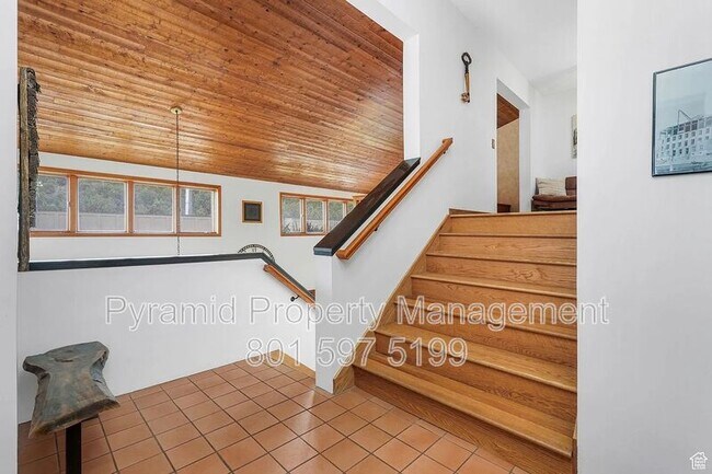 Building Photo - 14600 S Shaggy Mountain Rd