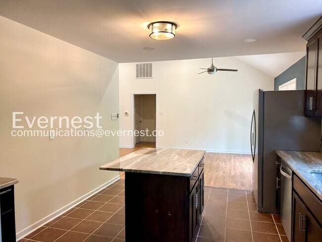 Building Photo - 2581 Glenridge Ct