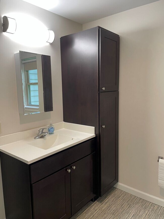 Building Photo - One Bedroom End Unit