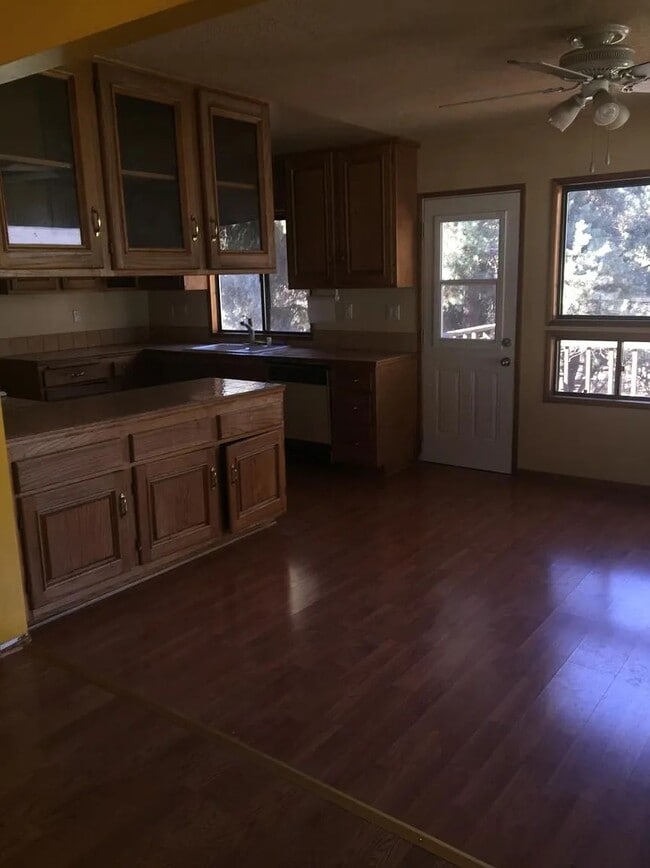 Building Photo - 2704 Tirol Dr