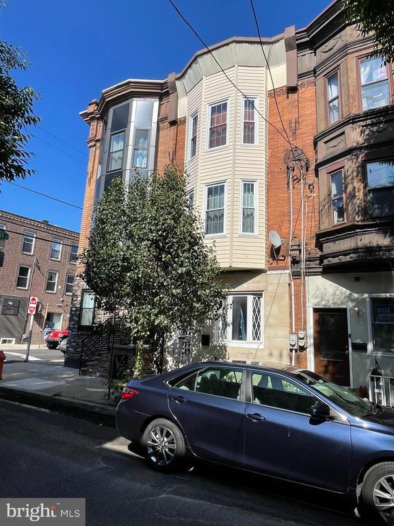 Building Photo - 1003 S 6th St