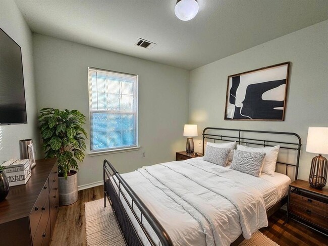 Building Photo - 15206 Walcott Dr