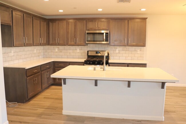 Building Photo - 1884 Clover Drive