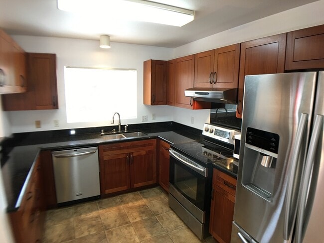 Building Photo - Spacious 3-Bedroom Home in Tropics at Waik...