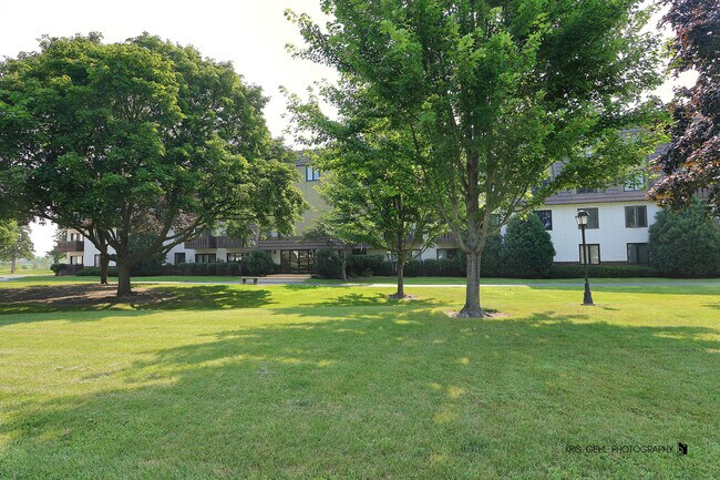 Building Photo - 12900 W Heiden Cir