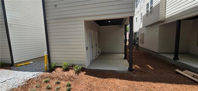 Building Photo - 393 Elm St NW