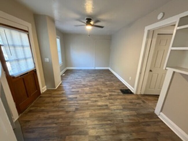 Building Photo - 2065 Summit St