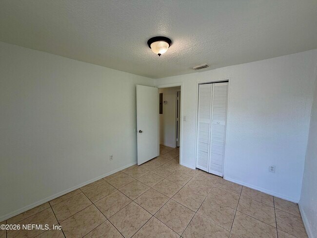 Building Photo - 5903 Droad St