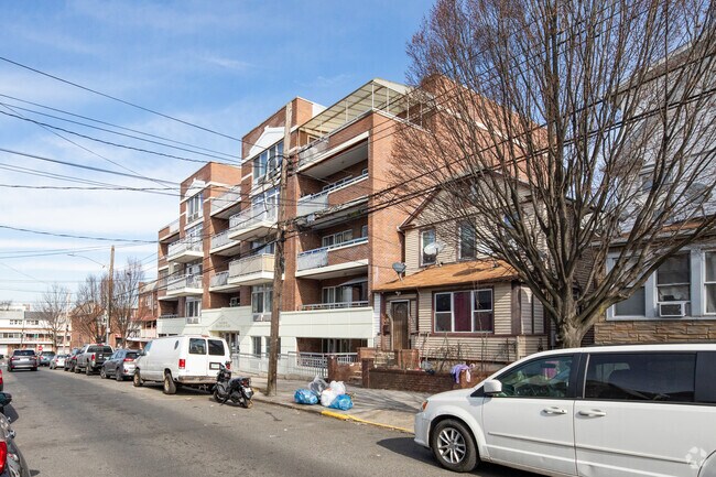 Building Photo - Shangri-La Plaza