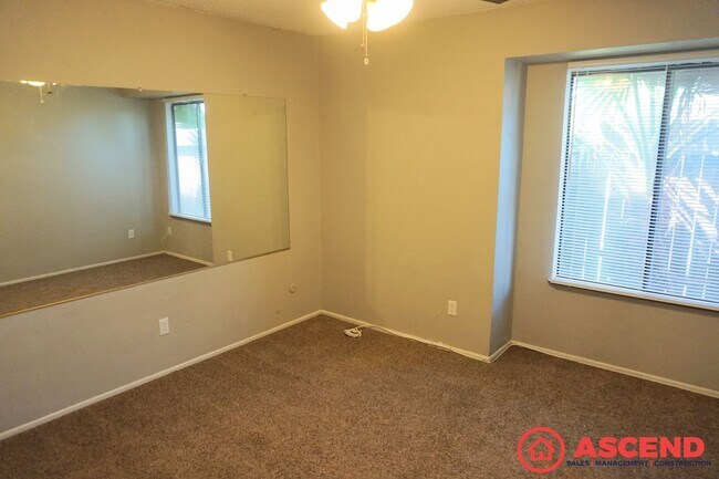 Building Photo - 3 Bedroom Home Off Ming and Ashe Rd!