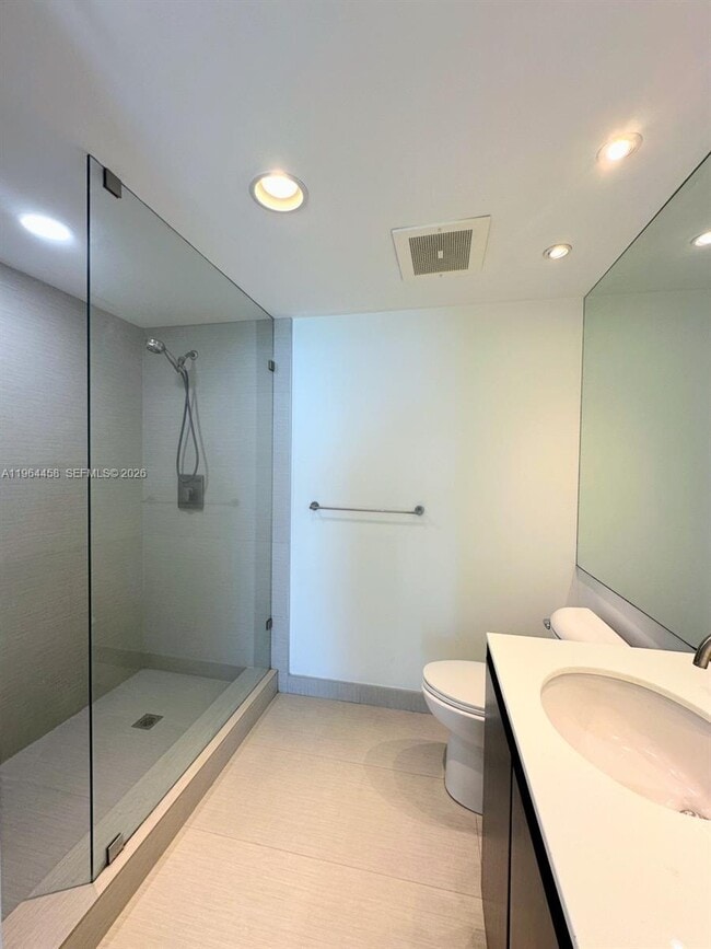 Building Photo - 665 NE 25th St