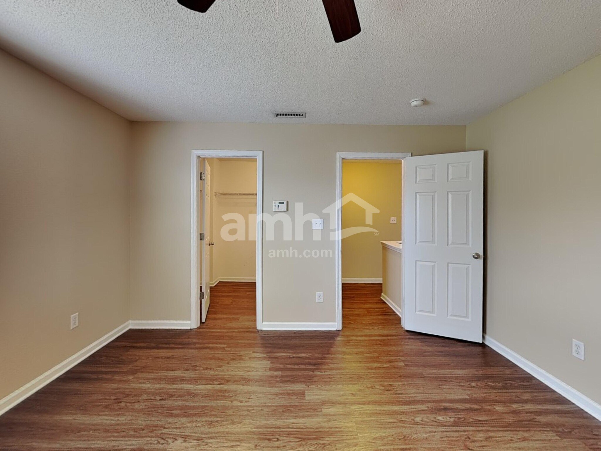Building Photo - 897 Sunvista Dr